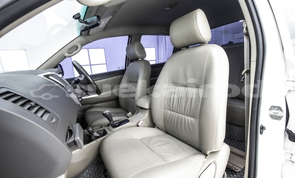 Buy Used Toyota Hiluxe VIGO White Car in Bangkok in Bangkok Buy Used Toyota Hiluxe VIGO White Car in Bangkok in Bangkok