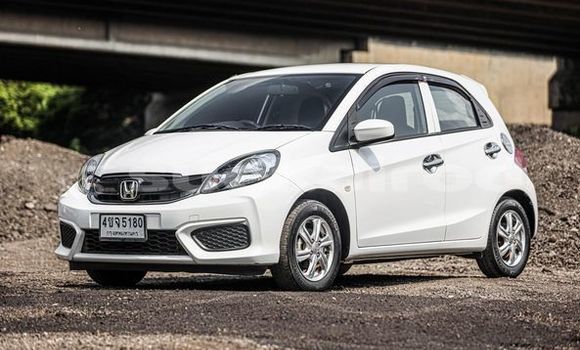 ซื้อ รถมือสอง Honda Brio ขาว รถยนต์ ใน %{เมือง} ใน กรุงเทพมหานคร