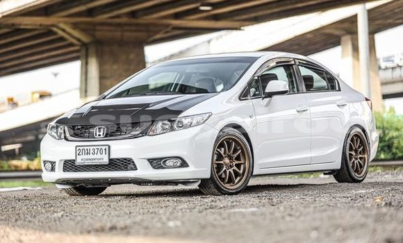 ซื้อ รถมือสอง Honda Civic ขาว รถยนต์ ใน %{เมือง} ใน กรุงเทพมหานคร