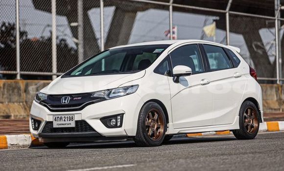 Buy Used Honda Jazz White Car in Bangkok in Bangkok