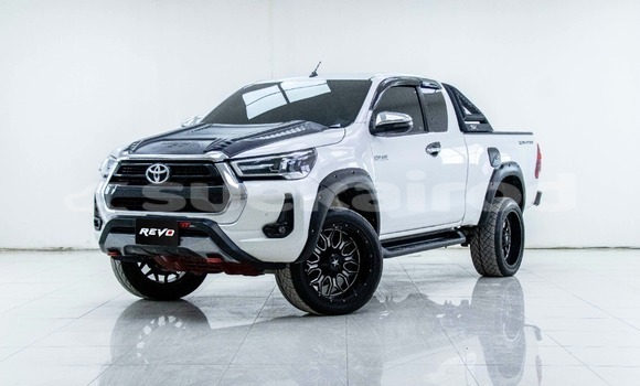 ซื้อ รถมือสอง Toyota Hiluxe Revo ขาว รถยนต์ ใน %{เมือง} ใน กรุงเทพมหานคร