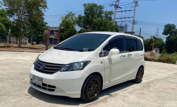 Buy Used Honda Freed White Car in Bangkok in Bangkok