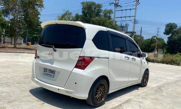 Buy Used Honda Freed White Car in Bangkok in Bangkok Buy Used Honda Freed White Car in Bangkok in Bangkok