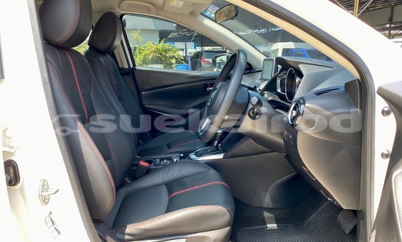 ซื้อ รถมือสอง Mazda 2 ขาว รถยนต์ ใน %{เมือง} ใน กรุงเทพมหานคร ซื้อ รถมือสอง Mazda 2 ขาว รถยนต์ ใน %{เมือง} ใน กรุงเทพมหานคร