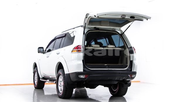 Buy Used Mitsubishi Pajero White Car in Bangkok in Bangkok Buy Used Mitsubishi Pajero White Car in Bangkok in Bangkok