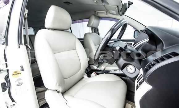 Buy Used Mitsubishi Pajero White Car in Bangkok in Bangkok Buy Used Mitsubishi Pajero White Car in Bangkok in Bangkok