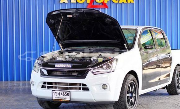 ซื้อ รถมือสอง Isuzu D-Max ขาว รถยนต์ ใน %{เมือง} ใน กรุงเทพมหานคร ซื้อ รถมือสอง Isuzu D-Max ขาว รถยนต์ ใน %{เมือง} ใน กรุงเทพมหานคร