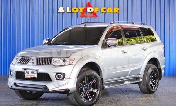 ซื้อ รถมือสอง Mitsubishi Pajero เงิน รถยนต์ ใน %{เมือง} ใน กรุงเทพมหานคร ซื้อ รถมือสอง Mitsubishi Pajero เงิน รถยนต์ ใน %{เมือง} ใน กรุงเทพมหานคร