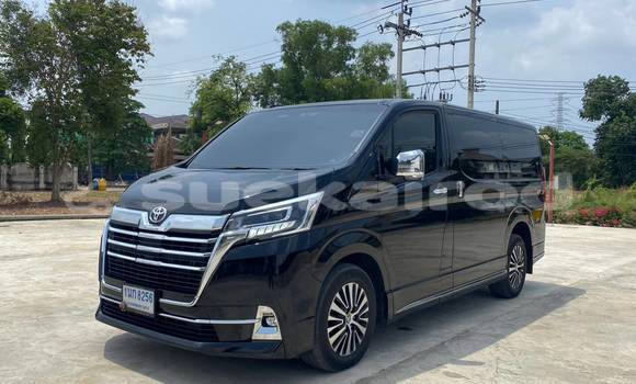 ซื้อ รถมือสอง Toyota Matrix สีดำ รถยนต์ ใน %{เมือง} ใน กรุงเทพมหานคร