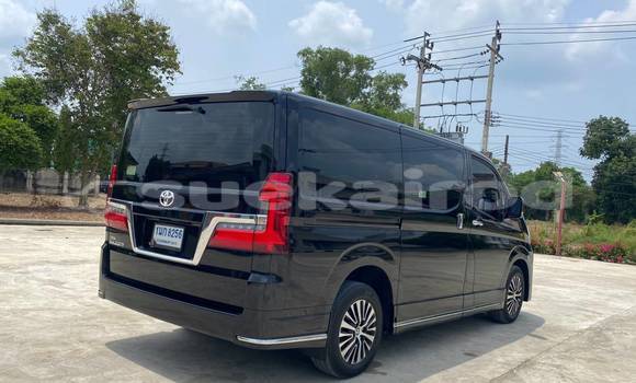 Buy Used Toyota Matrix Black Car in Bangkok in Bangkok Buy Used Toyota Matrix Black Car in Bangkok in Bangkok