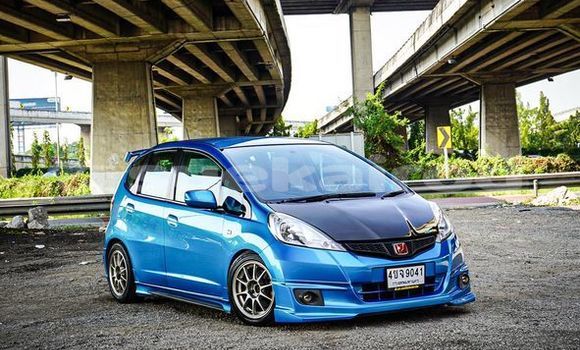 ซื้อ รถมือสอง Honda Jazz สีน้ำเงิน รถยนต์ ใน %{เมือง} ใน กรุงเทพมหานคร