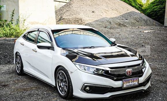 Buy Used Honda Civic White Car in Bangkok in Bangkok
