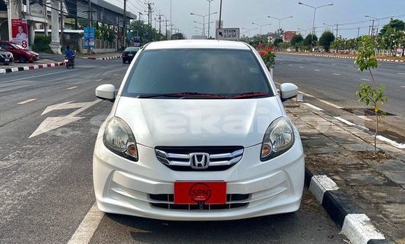 Buy Used Honda Brio White Car in Saraburi in Saraburi