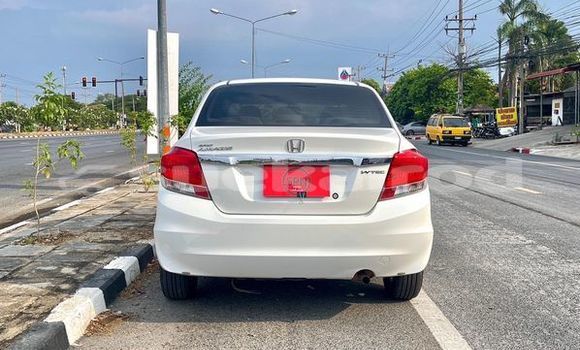 Buy Used Honda Brio White Car in Saraburi in Saraburi Buy Used Honda Brio White Car in Saraburi in Saraburi