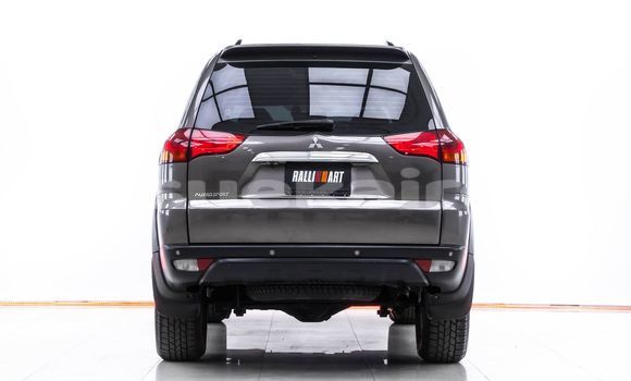 Buy Used Mitsubishi Pajero Brown Car in Bangkok in Bangkok Buy Used Mitsubishi Pajero Brown Car in Bangkok in Bangkok