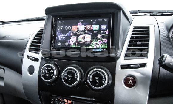 Buy Used Mitsubishi Pajero Brown Car in Bangkok in Bangkok Buy Used Mitsubishi Pajero Brown Car in Bangkok in Bangkok