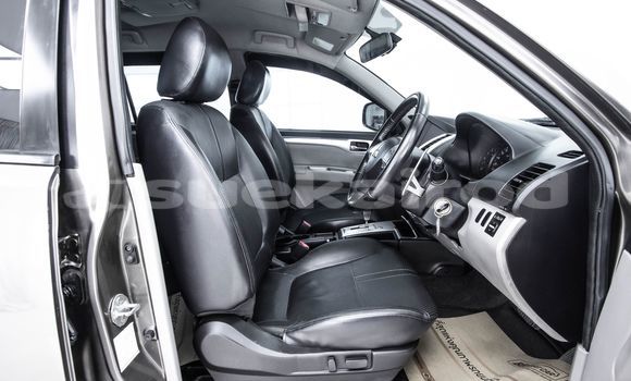 Buy Used Mitsubishi Pajero Brown Car in Bangkok in Bangkok Buy Used Mitsubishi Pajero Brown Car in Bangkok in Bangkok