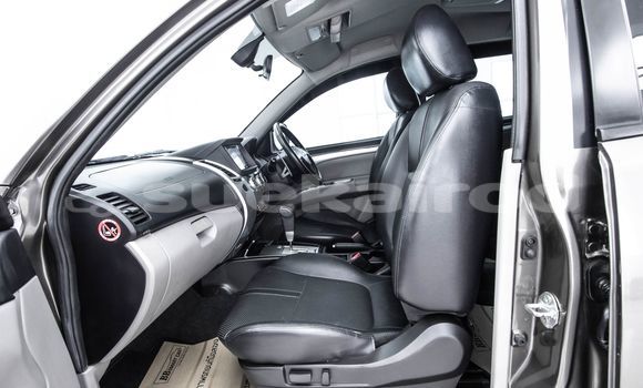 Buy Used Mitsubishi Pajero Brown Car in Bangkok in Bangkok Buy Used Mitsubishi Pajero Brown Car in Bangkok in Bangkok