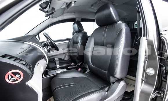 Buy Used Mitsubishi Pajero Brown Car in Bangkok in Bangkok Buy Used Mitsubishi Pajero Brown Car in Bangkok in Bangkok