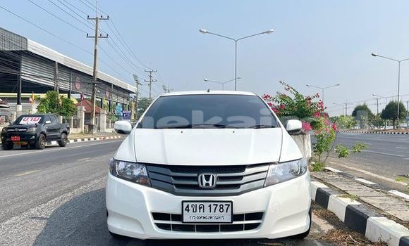 Buy Used Honda City White Car in Saraburi in Saraburi