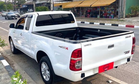 Buy Used Toyota Hiluxe VIGO White Car in Bangkok in Bangkok Buy Used Toyota Hiluxe VIGO White Car in Bangkok in Bangkok