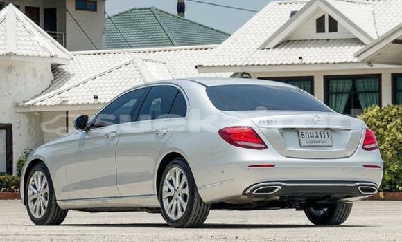 ซื้อ รถมือสอง Mercedes-Benz E-Classe เงิน รถยนต์ ใน %{เมือง} ใน กรุงเทพมหานคร ซื้อ รถมือสอง Mercedes-Benz E-Classe เงิน รถยนต์ ใน %{เมือง} ใน กรุงเทพมหานคร