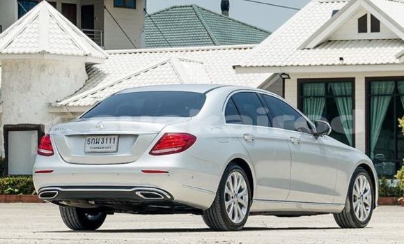 ซื้อ รถมือสอง Mercedes-Benz E-Classe เงิน รถยนต์ ใน %{เมือง} ใน กรุงเทพมหานคร ซื้อ รถมือสอง Mercedes-Benz E-Classe เงิน รถยนต์ ใน %{เมือง} ใน กรุงเทพมหานคร