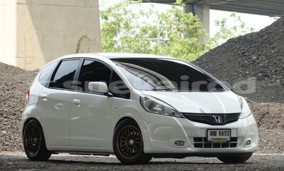 Buy Used Honda Jazz White Car in Bangkok in Bangkok