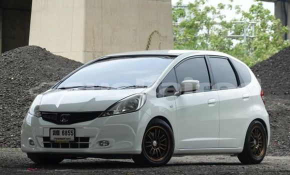 Buy Used Honda Jazz White Car in Bangkok in Bangkok Buy Used Honda Jazz White Car in Bangkok in Bangkok