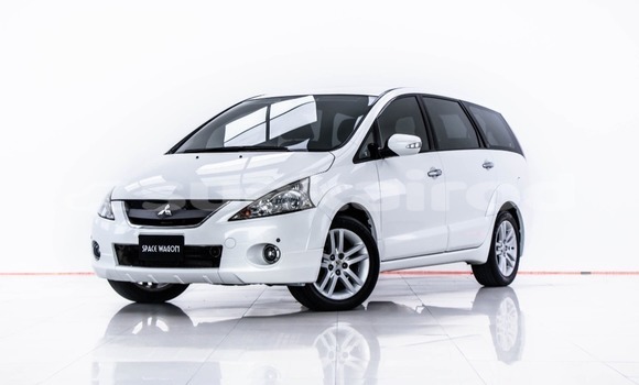 ซื้อ รถมือสอง Mitsubishi Space Wagon ขาว รถยนต์ ใน %{เมือง} ใน กรุงเทพมหานคร