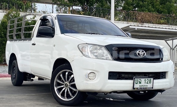 Buy Used Toyota Hiluxe VIGO White Car in Bangkok in Bangkok Buy Used Toyota Hiluxe VIGO White Car in Bangkok in Bangkok