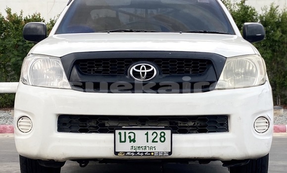 Buy Used Toyota Hiluxe VIGO White Car in Bangkok in Bangkok Buy Used Toyota Hiluxe VIGO White Car in Bangkok in Bangkok