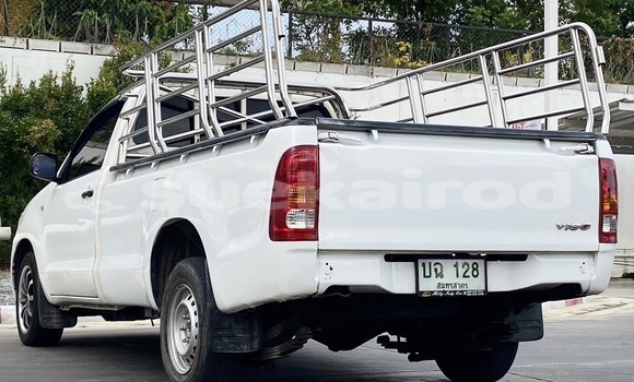 Buy Used Toyota Hiluxe VIGO White Car in Bangkok in Bangkok Buy Used Toyota Hiluxe VIGO White Car in Bangkok in Bangkok