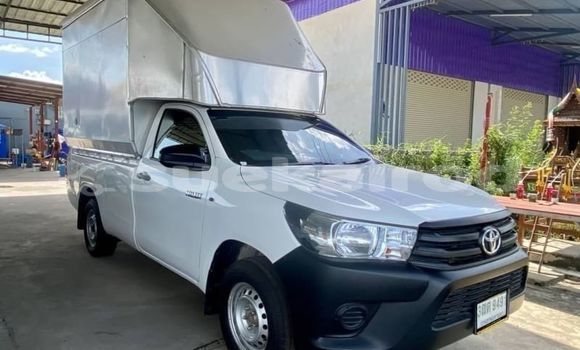 Buy Used Toyota Hiluxe Revo White Car in Bangkok in Bangkok Buy Used Toyota Hiluxe Revo White Car in Bangkok in Bangkok