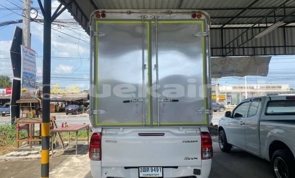 Buy Used Toyota Hiluxe Revo White Car in Bangkok in Bangkok Buy Used Toyota Hiluxe Revo White Car in Bangkok in Bangkok