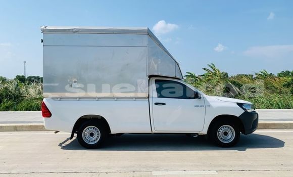 Buy Used Toyota Hiluxe Revo White Car in Bangkok in Bangkok Buy Used Toyota Hiluxe Revo White Car in Bangkok in Bangkok