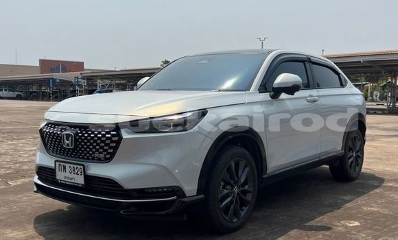 ซื้อ รถมือสอง Honda HR-V ขาว รถยนต์ ใน %{เมือง} ใน กรุงเทพมหานคร