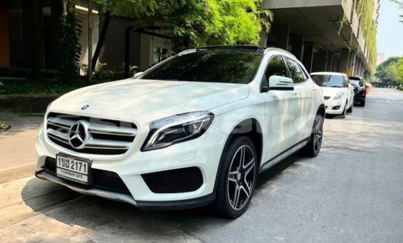 Buy Used Mercedes-Benz GLA-klasse White Car in Bangkok in Bangkok
