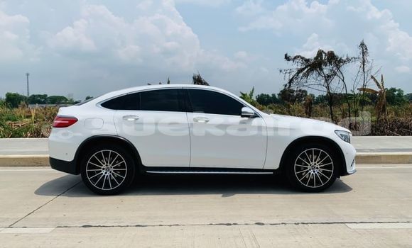 Buy Used Mercedes-Benz GLC 250D White Car in Bangkok in Bangkok Buy Used Mercedes-Benz GLC 250D White Car in Bangkok in Bangkok