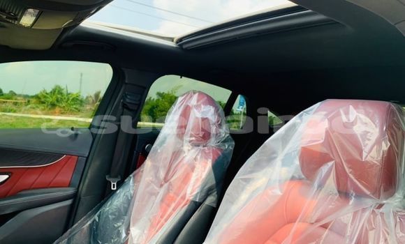 Buy Used Mercedes-Benz GLC 250D White Car in Bangkok in Bangkok Buy Used Mercedes-Benz GLC 250D White Car in Bangkok in Bangkok