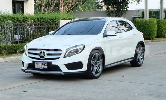 Buy Used Mercedes-Benz GLA-klasse White Car in Bangkok in Bangkok