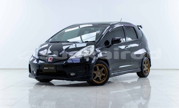 ซื้อ รถมือสอง Honda Jazz สีดำ รถยนต์ ใน %{เมือง} ใน กรุงเทพมหานคร