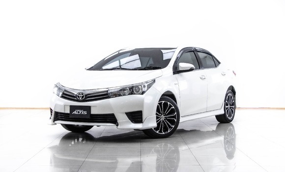 ซื้อ รถมือสอง Toyota Altis ขาว รถยนต์ ใน %{เมือง} ใน กรุงเทพมหานคร