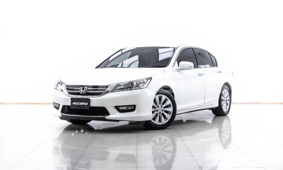Buy Used Honda Accord White Car in Bangkok in Bangkok