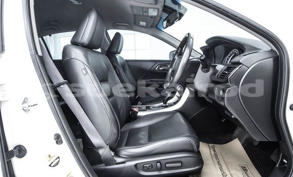 ซื้อ รถมือสอง Honda Accord ขาว รถยนต์ ใน %{เมือง} ใน กรุงเทพมหานคร ซื้อ รถมือสอง Honda Accord ขาว รถยนต์ ใน %{เมือง} ใน กรุงเทพมหานคร