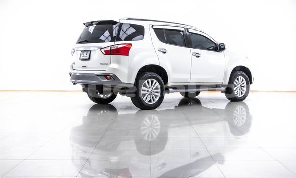 Buy Used Isuzu MU-X White Car in Bangkok in Bangkok Buy Used Isuzu MU-X White Car in Bangkok in Bangkok