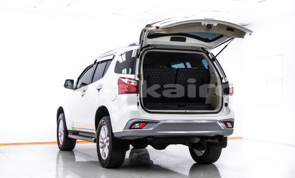 Buy Used Isuzu MU-X White Car in Bangkok in Bangkok Buy Used Isuzu MU-X White Car in Bangkok in Bangkok