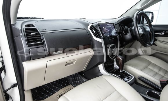 Buy Used Isuzu MU-X White Car in Bangkok in Bangkok Buy Used Isuzu MU-X White Car in Bangkok in Bangkok