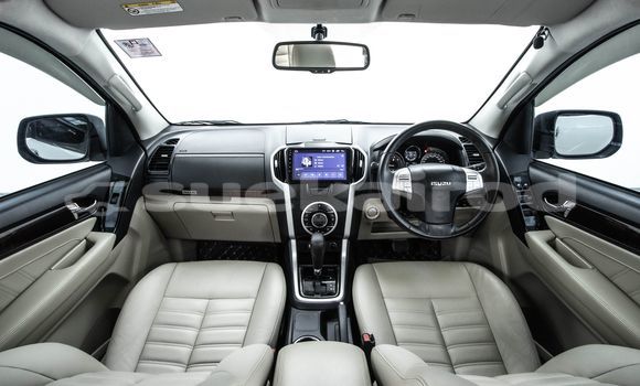 Buy Used Isuzu MU-X White Car in Bangkok in Bangkok Buy Used Isuzu MU-X White Car in Bangkok in Bangkok