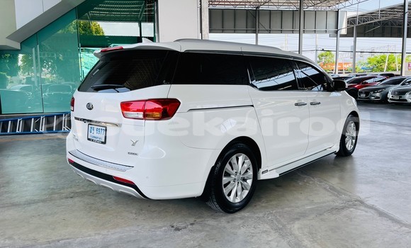 Buy Used Kia Carnival White Car in Bangkok in Bangkok Buy Used Kia Carnival White Car in Bangkok in Bangkok